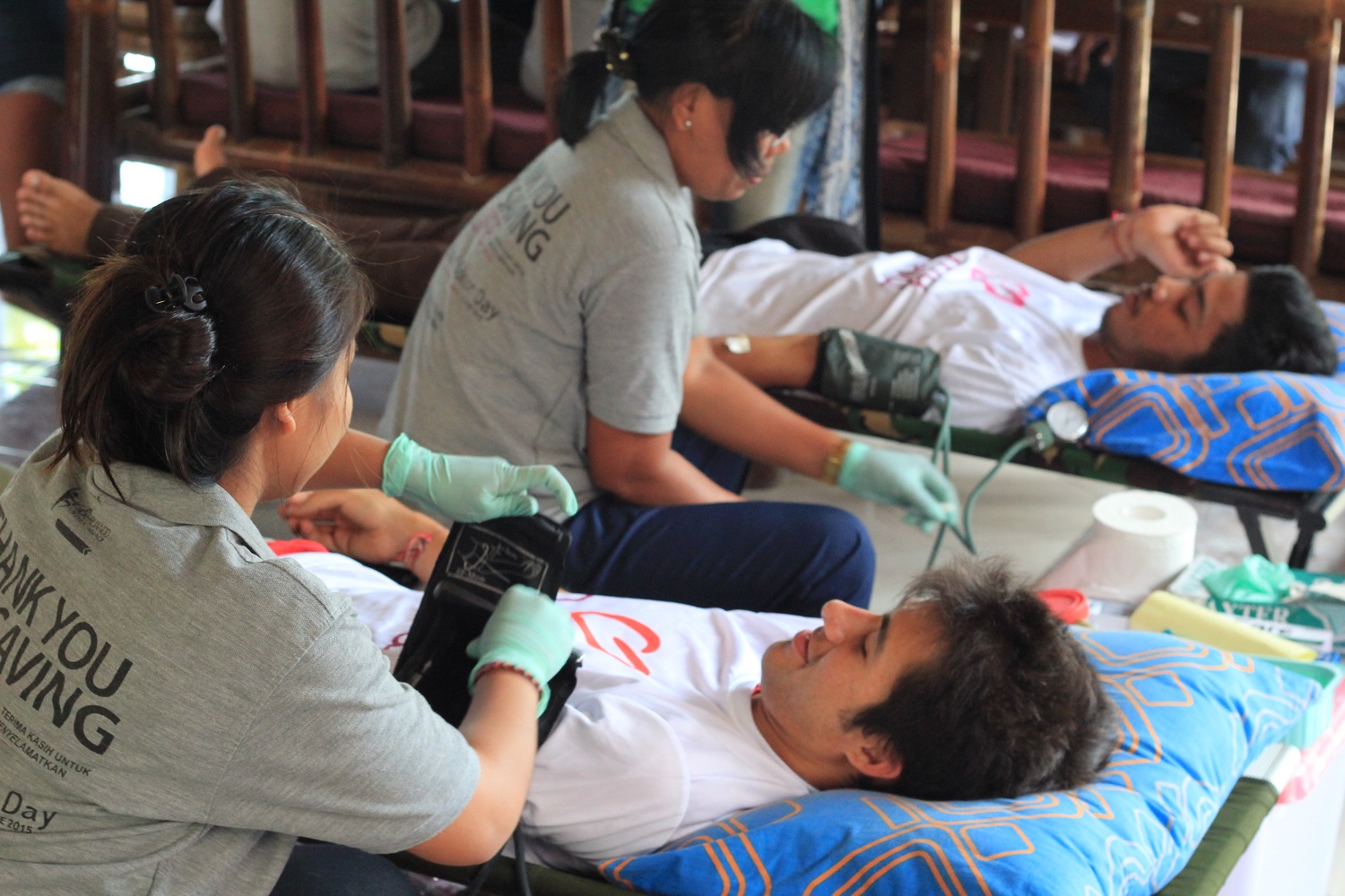 Yayasan Slukat Learning Center donates blood during the day.