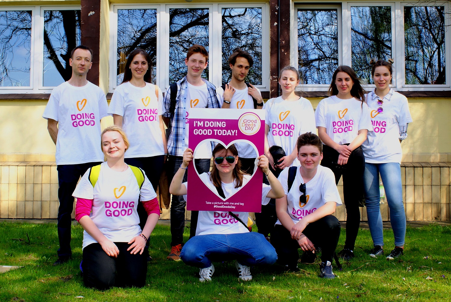 (Photo: Volunteers from Krakow on Good Deeds Day 2017)